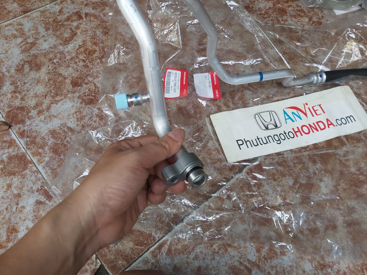 Ống tuy ô điều hòa xe honda CRV